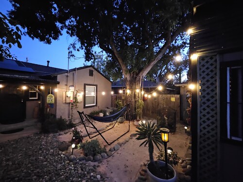 2/1 Cozy Home in the Heart of the City