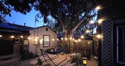 2/1 Cozy Home in the Heart of the City