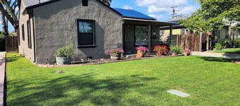 2/1 Cozy Home in the Heart of the City