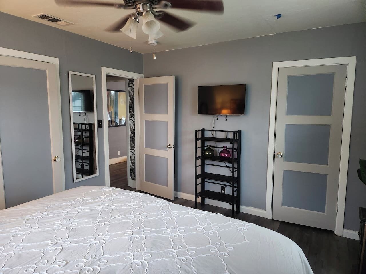 2 Schlafzimmer, Schreibtisch, Bügeleisen/Bügelbrett, kostenloses WLAN