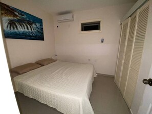 2 bedrooms, in-room safe, iron/ironing board, free WiFi