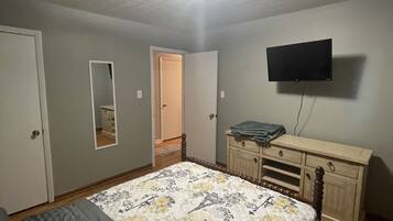 3 soverom, skrivebord, strykejern/-brett og wi-fi (inkludert)