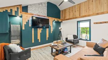 Smart TV, libros, estéreo, impresora