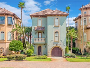 Exterior - FEATURED ON THE AMERICAN DREAM TV SHOW! HOME SLEEPS 10,PRIVATE BEACH ACCESS,POOL (Miramar Beach)