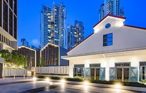 フレイザーレジデンス川沿いの散歩道