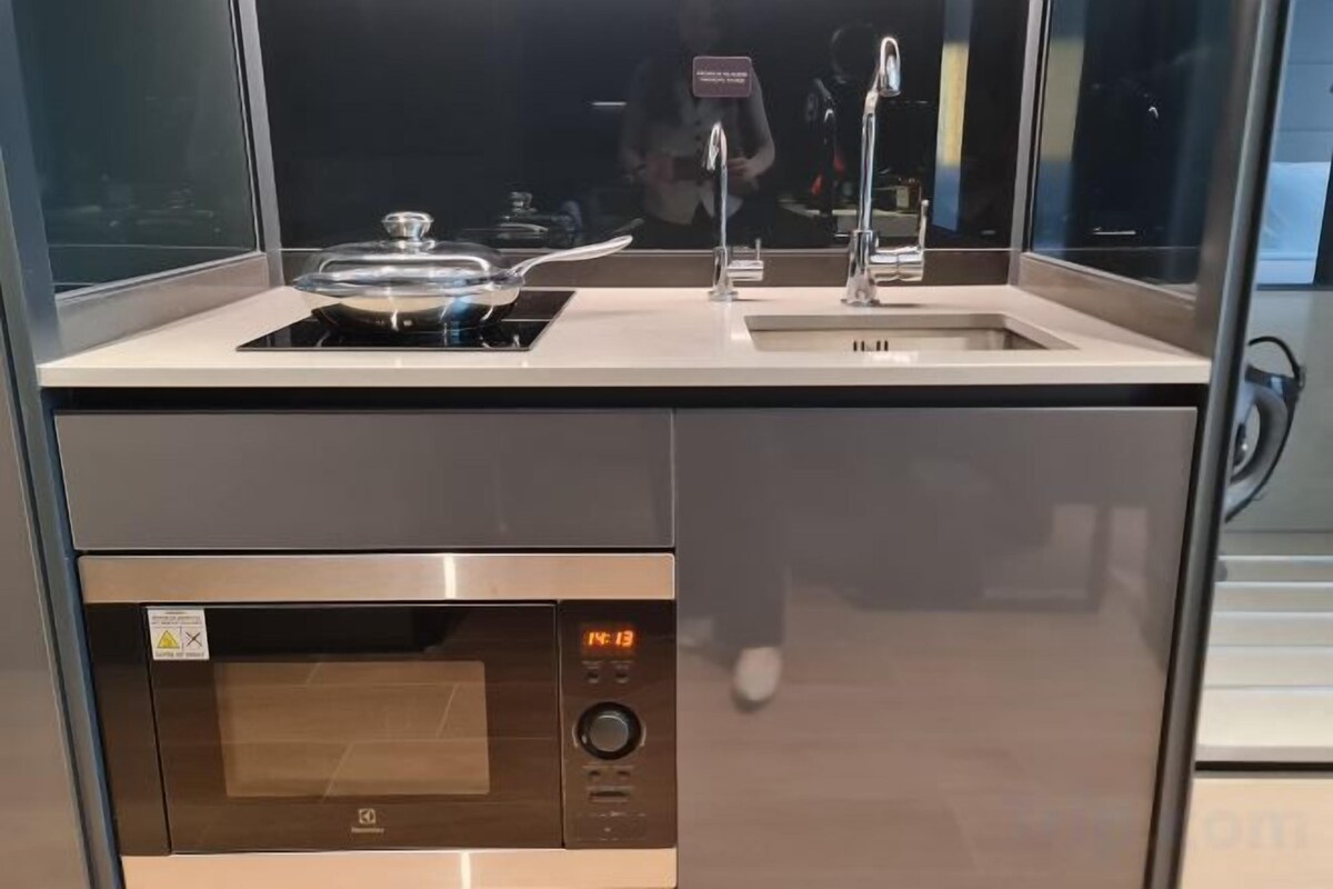 Cocina privada | Cafetera y tetera, refrigerador, microondas y horno