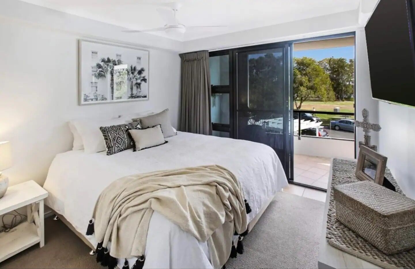 2 bedrooms, iron/ironing board, travel cot, free WiFi