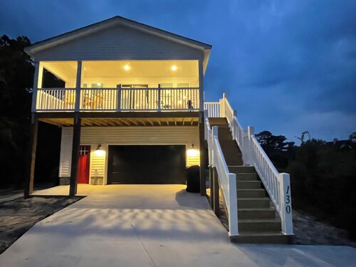 New with Water Views, Pet Friendly, 5 minutes from Historic Beaufort Waterfront.