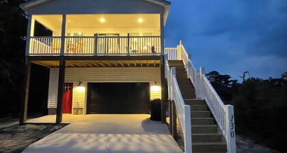 New with Water Views, Pet Friendly, 5 minutes from Historic Beaufort Waterfront.