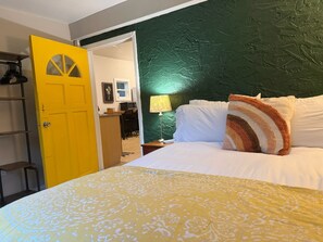 1 bedroom, iron/ironing board, travel crib, WiFi - “The Clementine” Boho Home in Orlando’s Food Scene (Orlando)