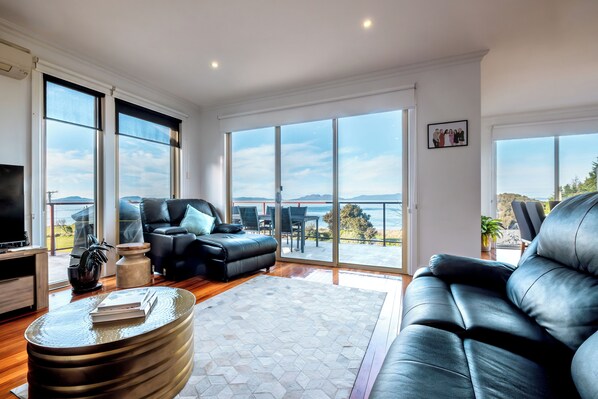 Interior - Ensorcelled (Swansea)