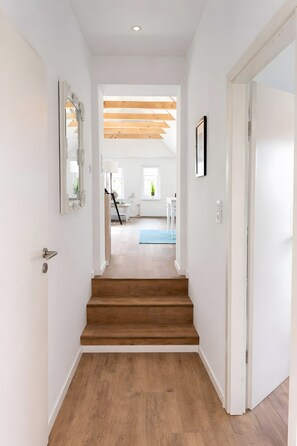 Interior - Charming Top-Floor Apartment with Loggia and Panoramic Views – Pure Peace & Nature (Osteel)