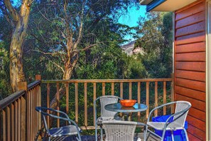 Outdoor dining - Freycinet Hideaway (Coles Bay)