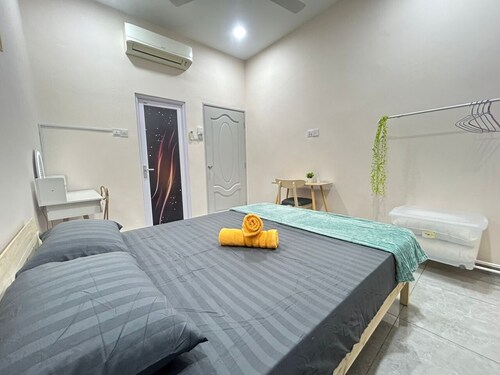 Cozy house in Seremban central with air-cord and wifi
