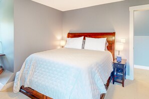 Iron/ironing board, Internet, bed sheets