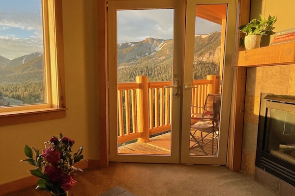 Mountain view of the Sherwin Range from living room