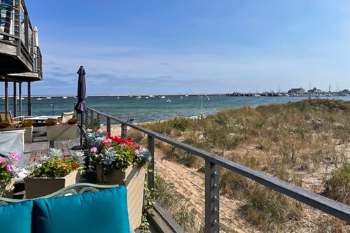 Drummer Cove Gem | Cottage in Wellfleet with patio, steps from the cove