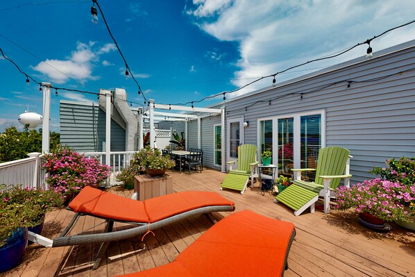 Outdoor dining - Town of Rehoboth Beach, Wilmington Ave #317 | Condo in Rehoboth Beach (Rehoboth Beach)