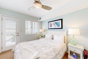 3 bedrooms, iron/ironing board, internet, bed sheets - Town of Rehoboth Beach, Wilmington Ave #317 | Condo in Rehoboth Beach (Rehoboth Beach)