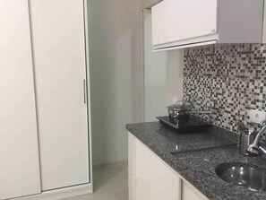 迷你雪 櫃、廚房用具/餐具/器皿、清潔用品