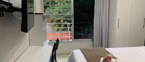 Studio Standar | Setrika/meja setrika dan Wi-Fi gratis