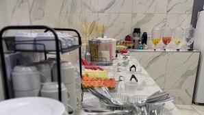Petit déjeuner préparé à la commande compris tous les jours
