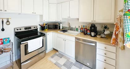 Cozy, Private-Entry Loft Located within Walking Distance to Everything!