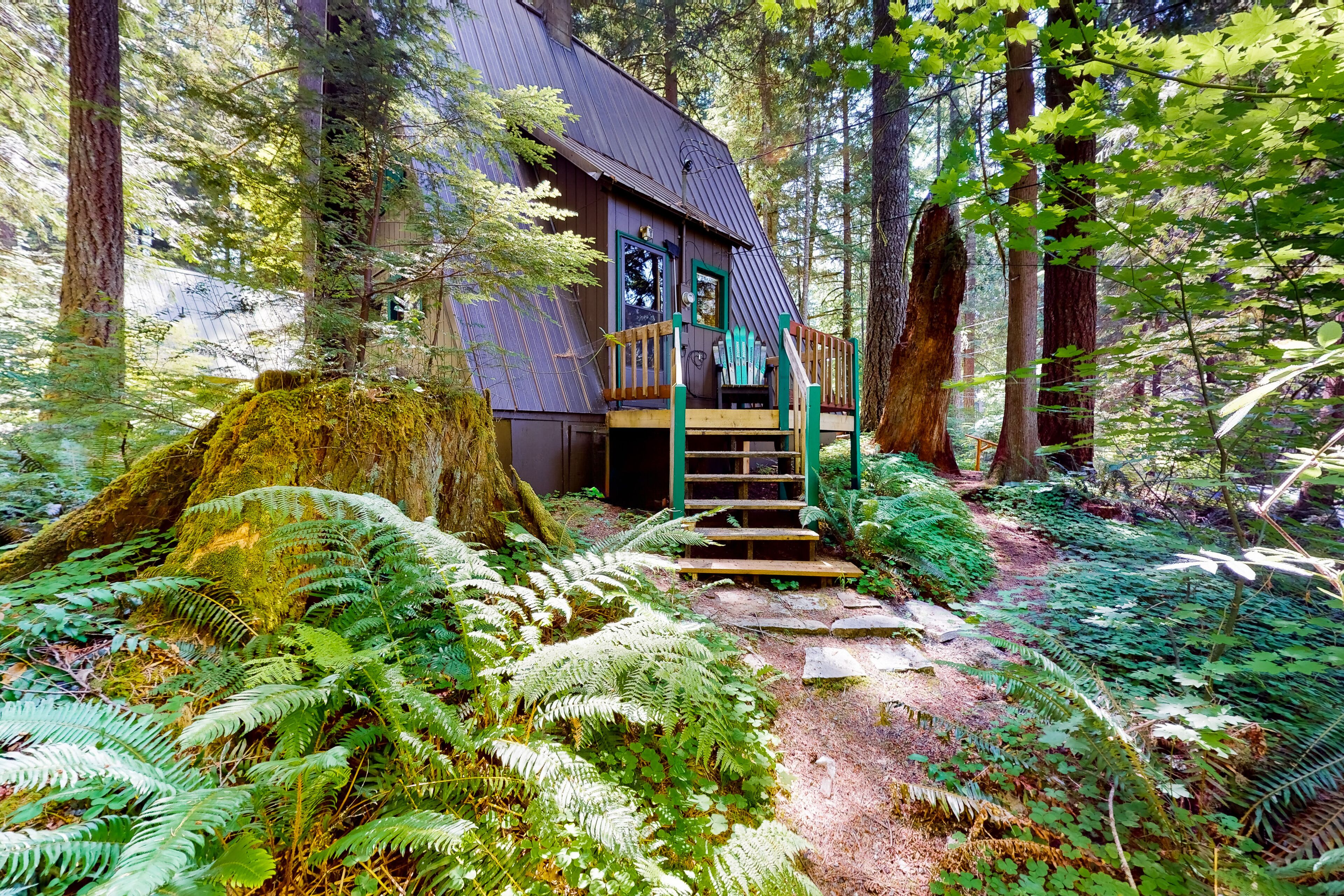 Hilda’s Briarwood Escape | A-frame in Rhododendron with fireplaces & forest view
