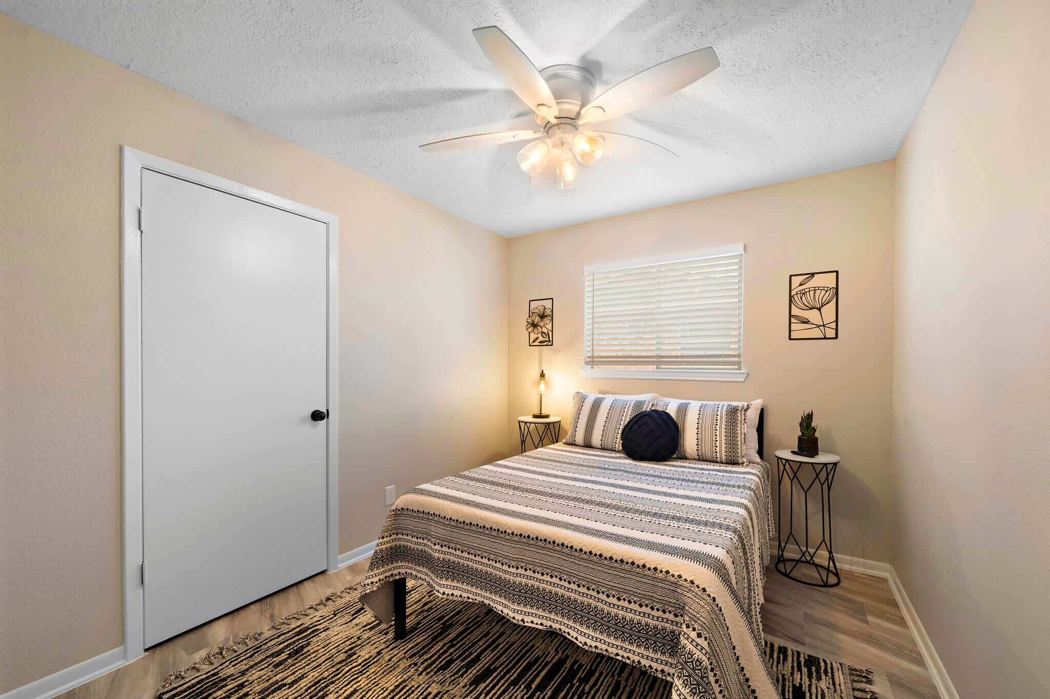 3 Schlafzimmer, Schreibtisch, Bügeleisen/Bügelbrett, WLAN