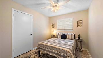 3 多间卧室、办公桌、熨斗/熨衣板、WiFi