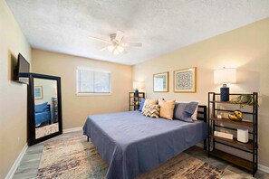 3 soveværelser, skrivebord, strygejern/strygebræt, Wi-Fi