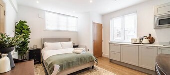 Spacious Stylish Studio, Hoylake