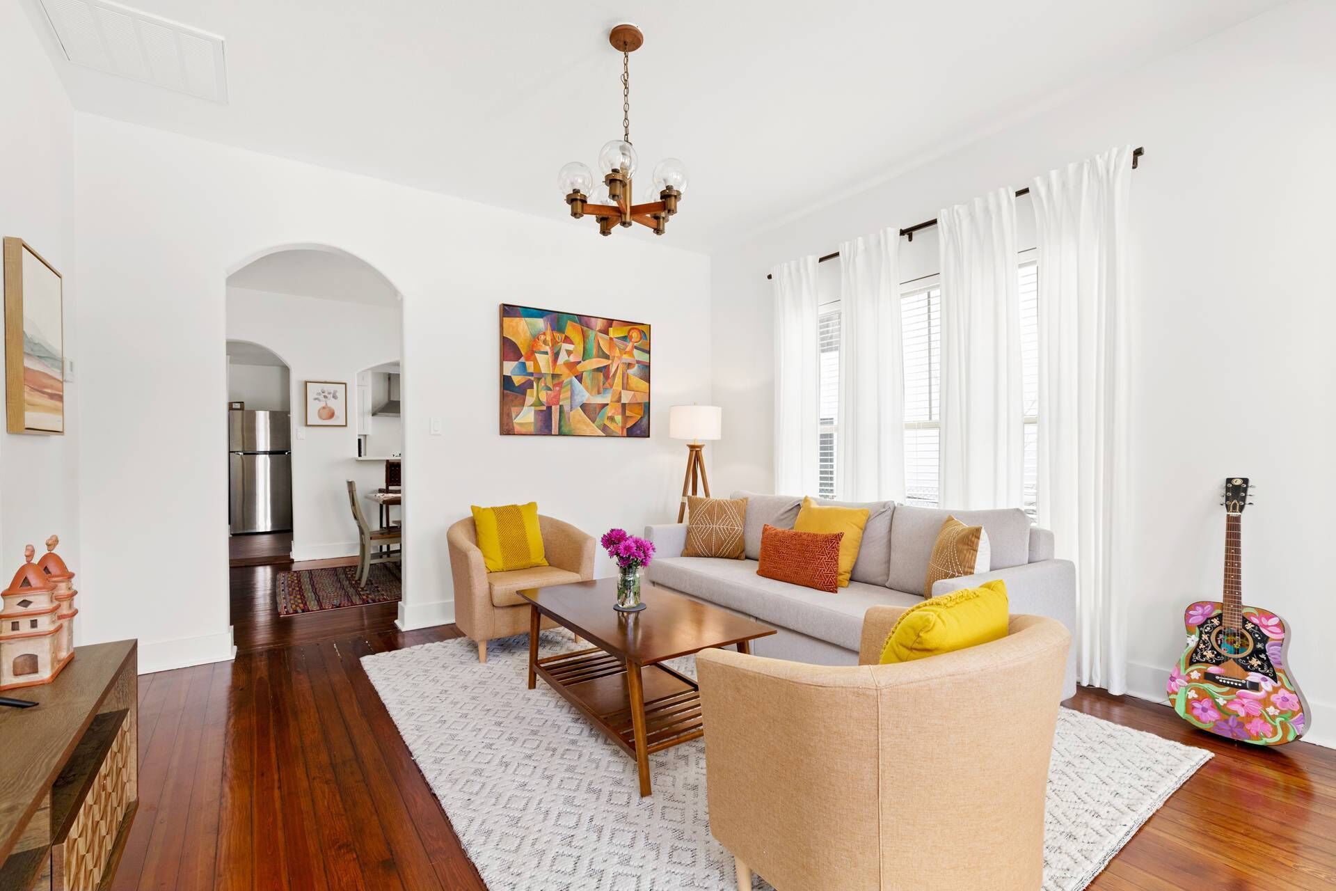 Perfect Location - Near Riverwalk, Private Off-street Parking, Patio, Stocked Kitchen, Fast WiFi
