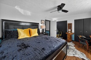2 bedrooms, desk, iron/ironing board, free WiFi