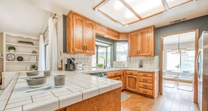 Relaxing Pool Paradise Near Top Attractions