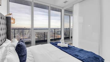 Luxury Apartment, Multiple Beds | Blackout drapes, iron/ironing board, free WiFi, bed sheets