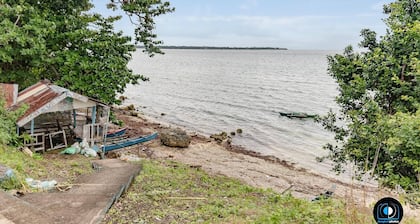 A 5-minute walk fromseashore perfect for scuba diving and any water activity.