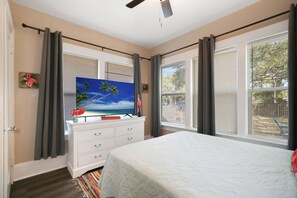 4 chambres, fer et planche à repasser, Wi-Fi gratuit, draps fournis