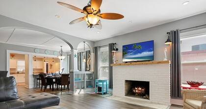 9 Minutes to Indian Rocks Beach! Fenced Backyard, Pets Allowed! Pool & Grill ~ Gooden Crossing Home