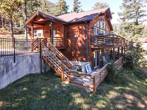 Fox Den Cozy Mountain Apt In GMF