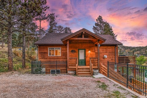 Fox Den Cozy Mountain Apt In GMF