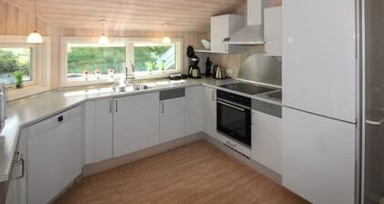 "Sylvia" - 900m from the sea by Interhome