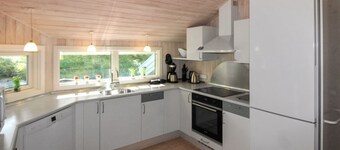 "Sylvia" - 900m from the sea by Interhome