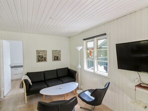 TV, fireplace, DVD player - "Franzine" - 200m from the sea by Interhome (Nexø)