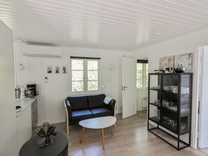 TV, fireplace, DVD player - "Franzine" - 200m from the sea by Interhome (Nexø)