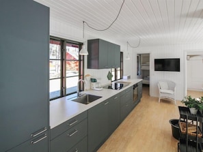 Køleskab, mikrobølgeovn, ovn, opvaskemaskine