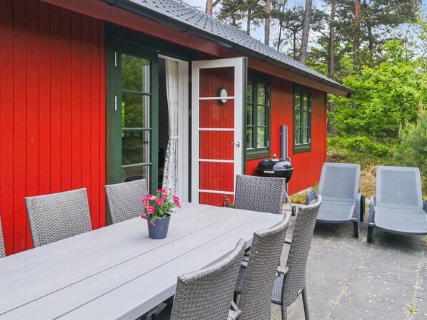 تناول الطعام بالخارج