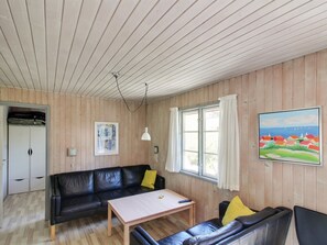 Fernseher, Kamin, DVD-Player