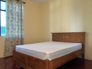 2 habitaciones, tabla de planchar con plancha y wifi gratis