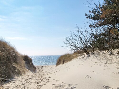 "Eeske" - 800m from the sea by Interhome